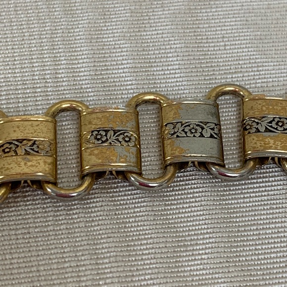 VINTAGE Victorian Revival Jet Black Yellow Gold Tone Large Cameo Bracelet - Picture 3 of 7